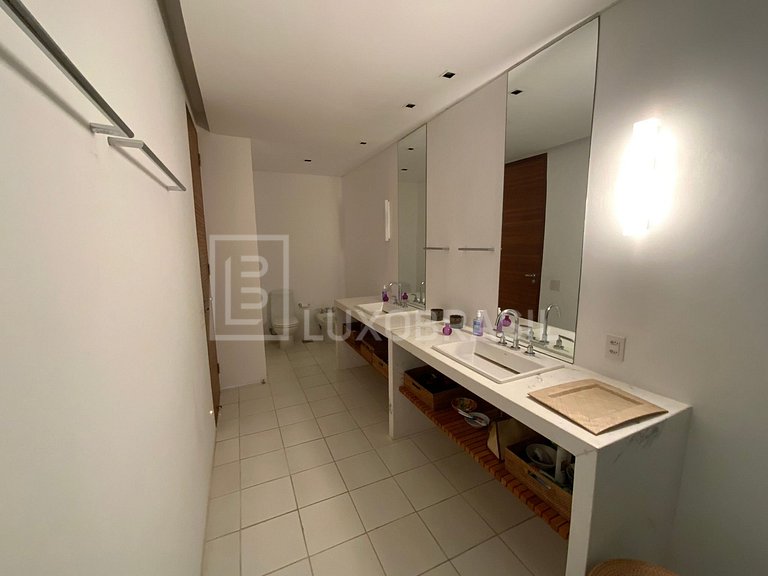 LB - BZ18 Beachfront Mansion in Búzios with 7 Suites, Panora