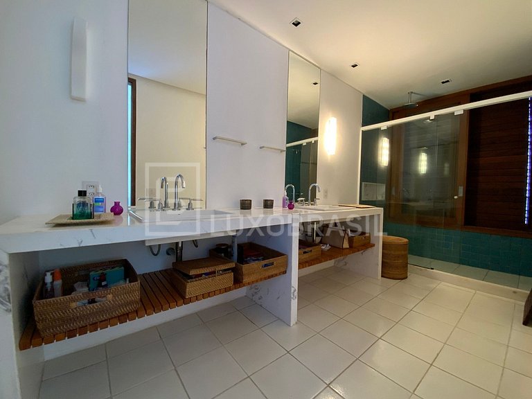 LB - BZ18 Mansión Frente al Mar en Búzios con 7 Suites, Vist