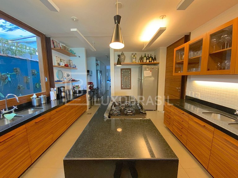 LB - BZ18 Beachfront Mansion in Búzios with 7 Suites, Panora