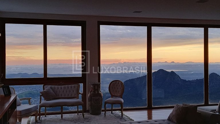 LB - PET801 Casa de Luxo em Condomínio Bela Vista com Vista