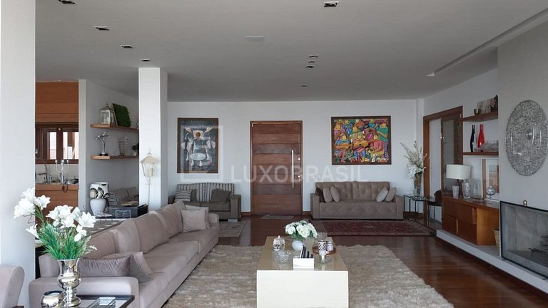 LB - PET801 Luxury House in Bela Vista Condominium with Pano