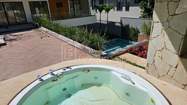 RJ1001 – Casa de 5 Suites en Venta en Reserva Itanhangá – It