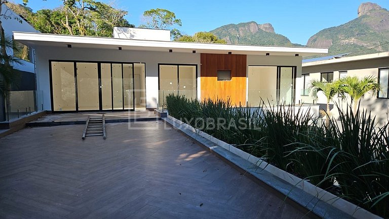RJ1001 – Casa de 5 Suites en Venta en Reserva Itanhangá – It