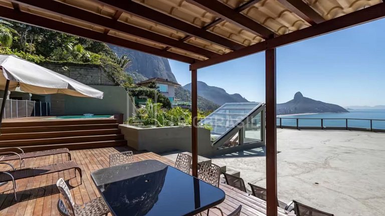 Casa com 06 suítes no Joá