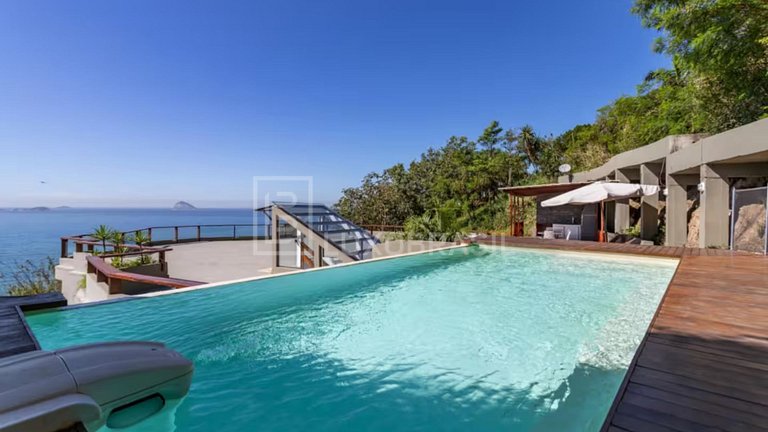 LUXOBRASIL #RJ739 Joá Mansion 06 Suites Vacation Rental