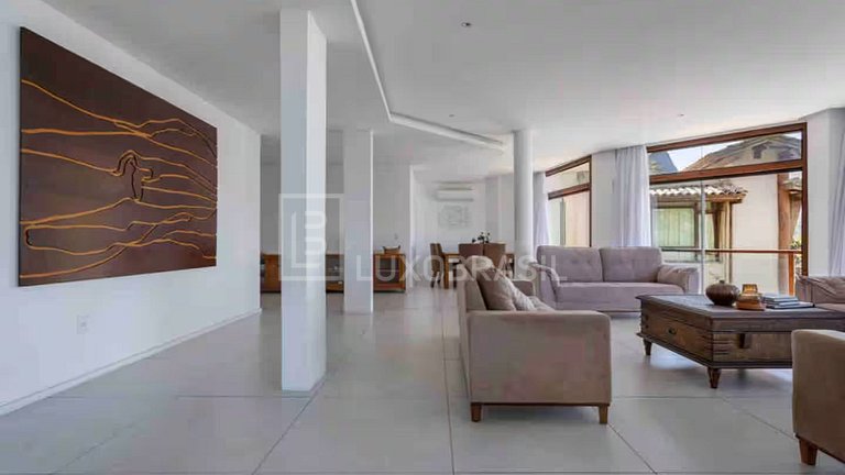 Casa com 06 suítes no Joá