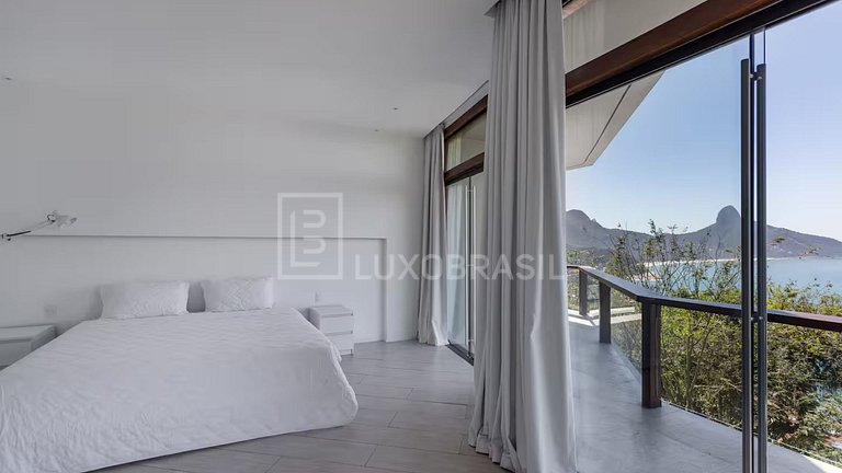 LUXOBRASIL #RJ739 Joá Mansion 06 Suites Vacation Rental