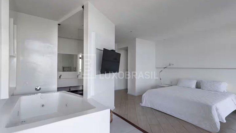 Casa com 06 suítes no Joá