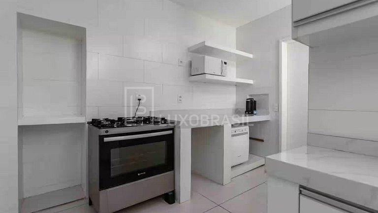 Casa com 06 suítes no Joá