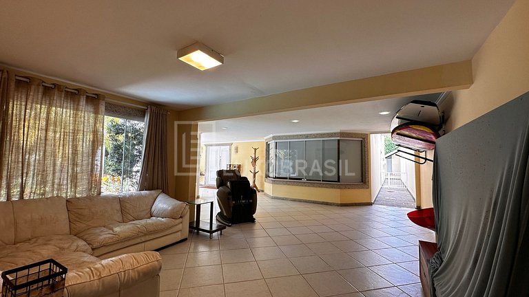 LB - RJ998 5-Bedroom House for Sale in the Exclusive Porto d