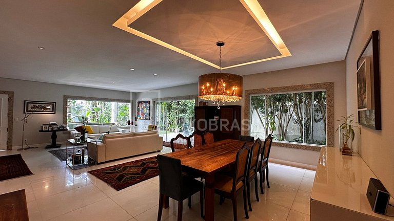 LB - RJ998 5-Bedroom House for Sale in the Exclusive Porto d