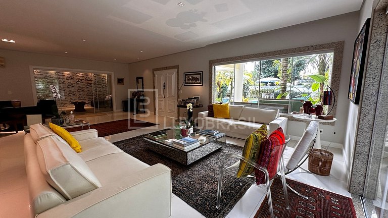 LB - RJ998 5-Bedroom House for Sale in the Exclusive Porto d