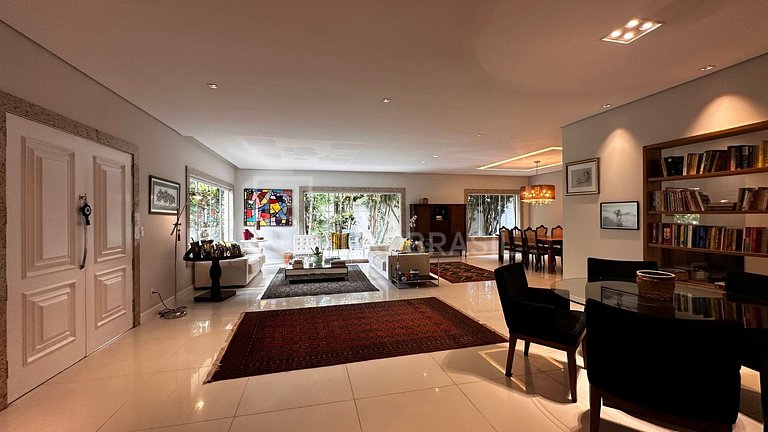 LB - RJ998 Casa de 5 Suites en Venta en el Exclusivo Condomi