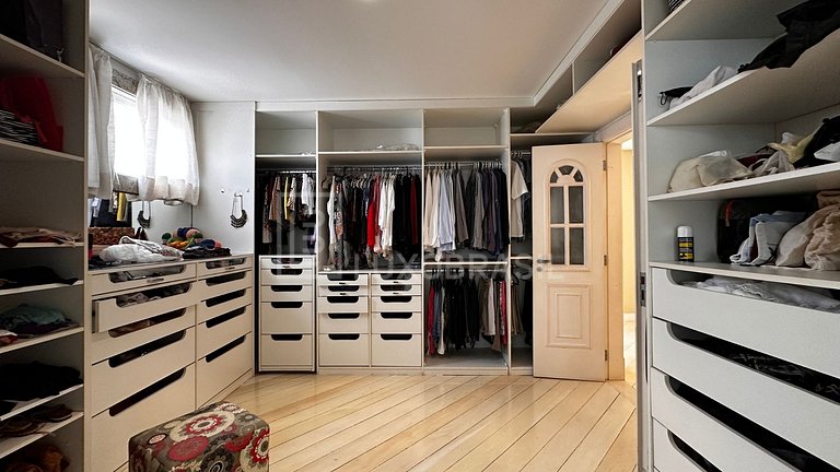 LB - RJ998 Casa de 5 Suites en Venta en el Exclusivo Condomi