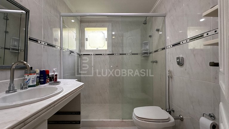 LB - RJ998 5-Bedroom House for Sale in the Exclusive Porto d