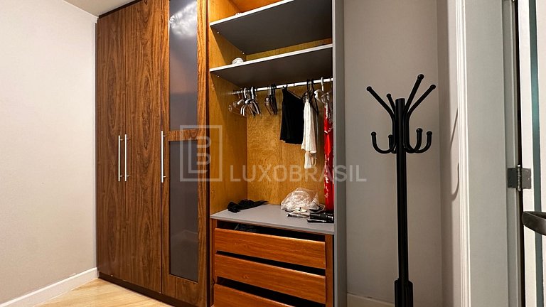 LB - RJ998 Casa de 5 Suites en Venta en el Exclusivo Condomi