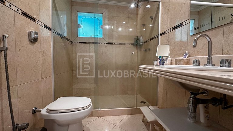 LB - RJ998 Casa de 5 Suites en Venta en el Exclusivo Condomi