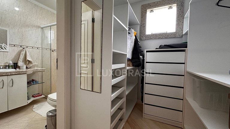 LB - RJ998 5-Bedroom House for Sale in the Exclusive Porto d