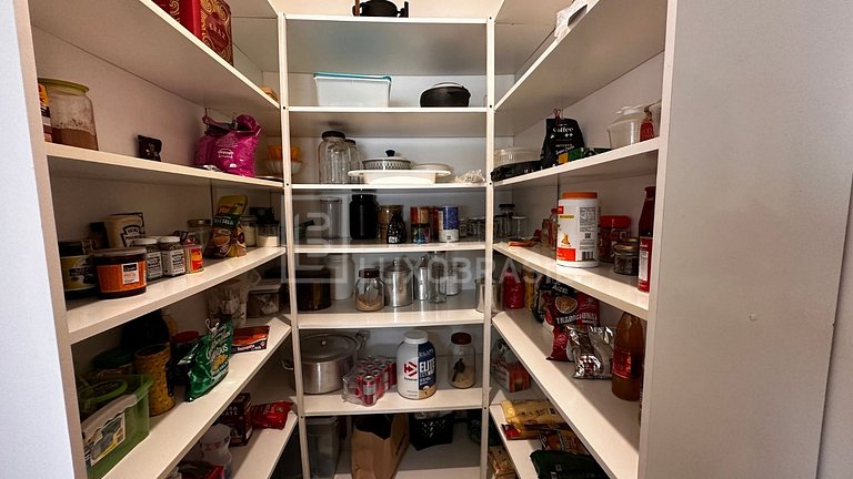 LB - RJ998 5-Bedroom House for Sale in the Exclusive Porto d