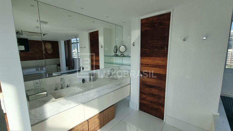 RJ1003 – Ático Frente al Mar en Av. Lúcio Costa en Venta