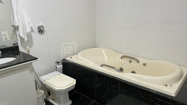 LB – RJ128 Seasonal Rental in Copacabana: Apartment with 4 S