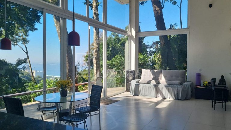 Casa em São Conrado com 4 quartos para locação de temporada