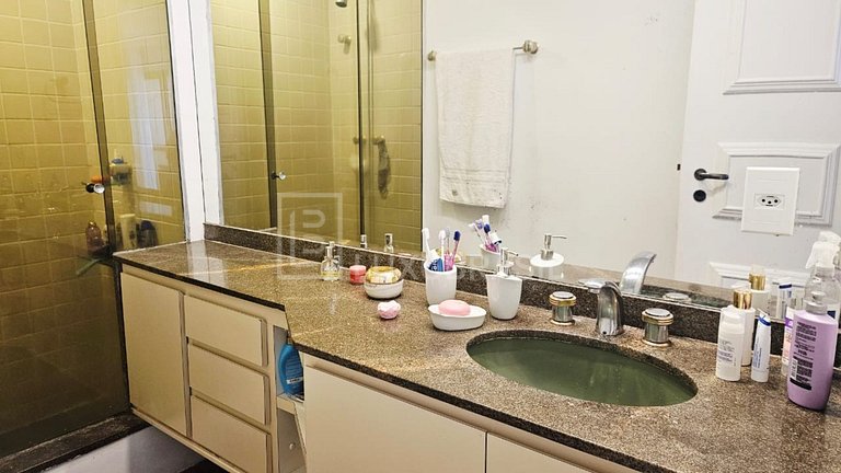 LB - RJ140 4-Bedroom Duplex Apartment with Private Pool – Ba