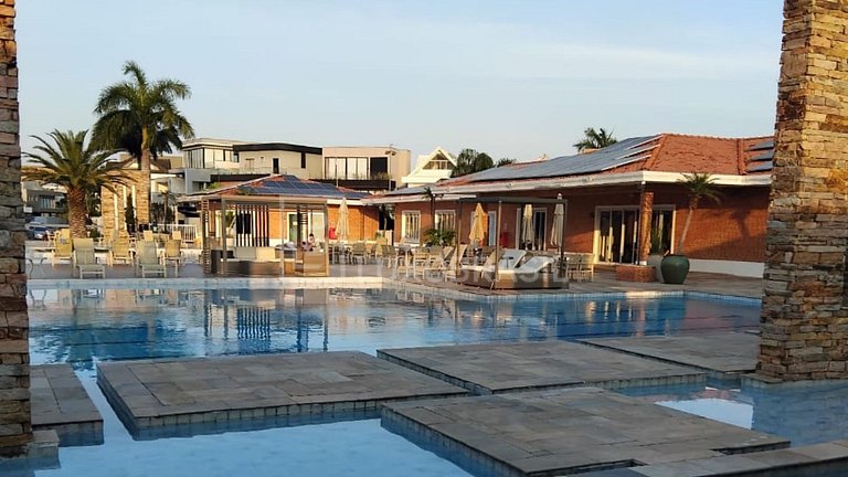 Casa 5 Suítes no Condomínio Riviera del Sol – Recreio