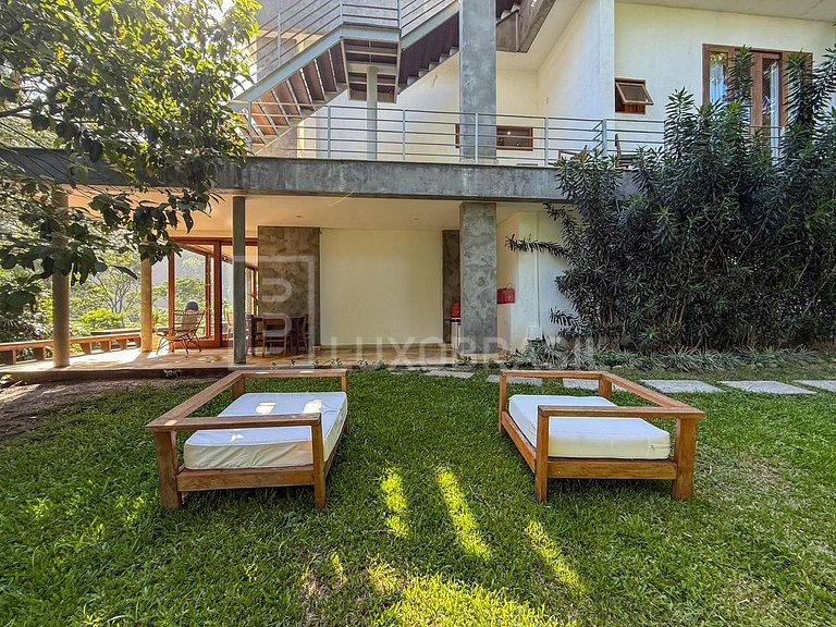 Casa Mata Carioca – Refúgio de Luxo em São Conrado