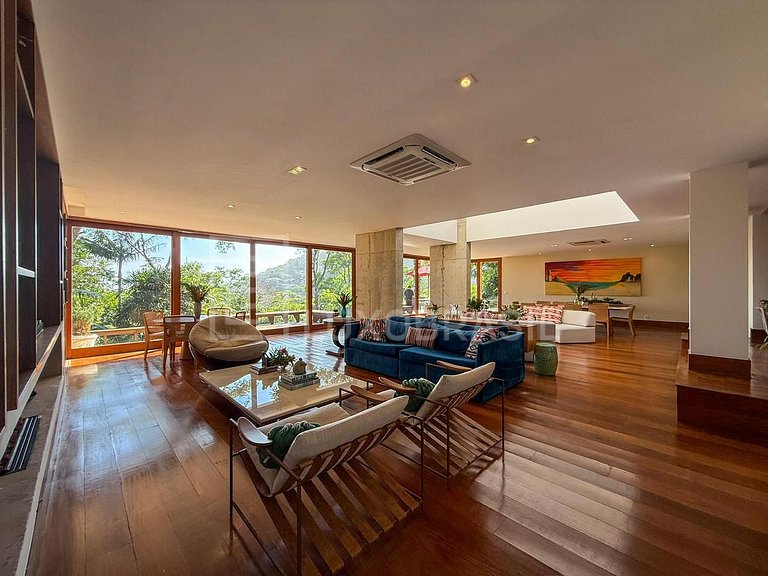 Casa Mata Carioca – Refúgio de Luxo em São Conrado