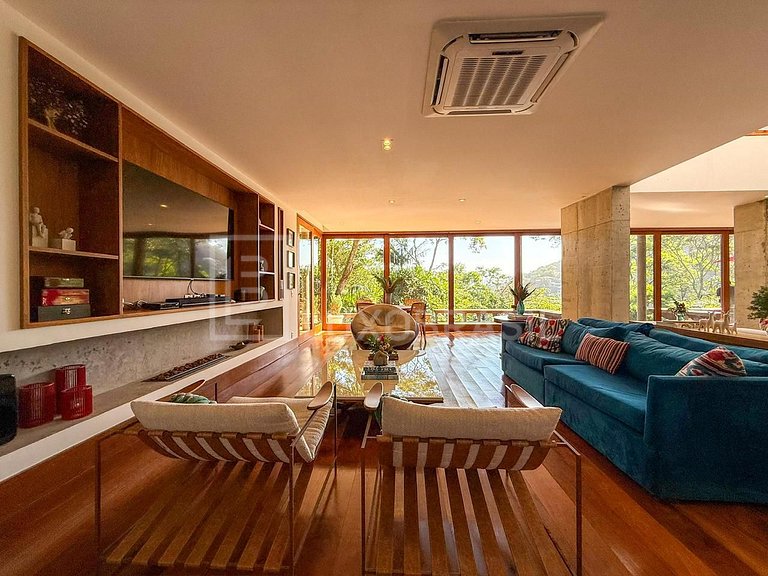 Casa Mata Carioca – Refúgio de Luxo em São Conrado