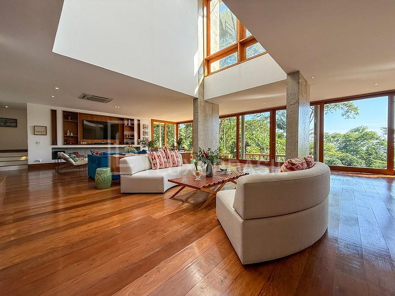 Mansão São Conrado – Refúgio de Luxo e Natureza