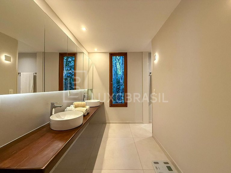 LB - RJ141 Casa Mata Carioca – Exclusividad y Naturaleza en
