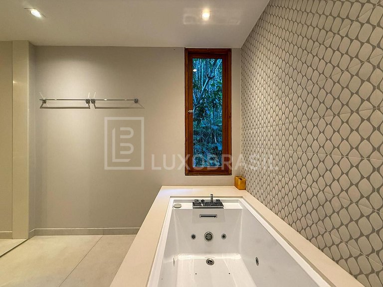 Mansão São Conrado – Refúgio de Luxo e Natureza