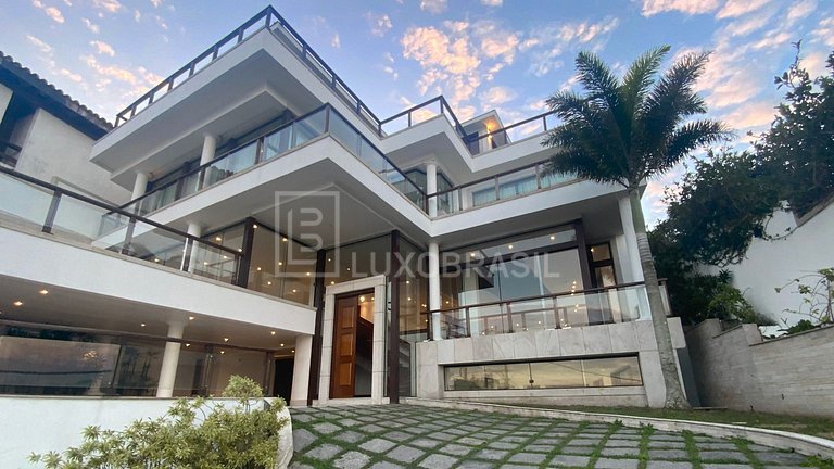 Casa de Luxo com Vista 360º na Joatinga | LUXOBRASIL