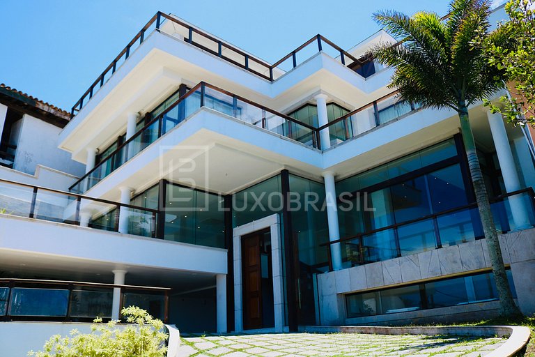 LUXOBRASIL #RJ80 Casa Moderna en Joá con Vista al Mar es el