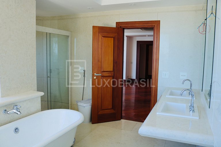 LUXOBRASIL #RJ80 – Modern House in Joá with Ocean View is th