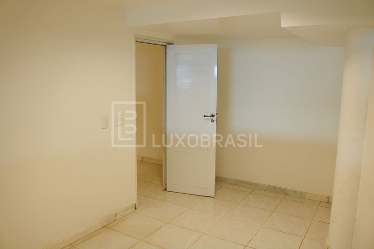 LUXOBRASIL #RJ80 Casa Moderna en Joá con Vista al Mar es el