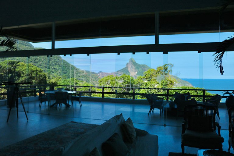 LB - RJ712 Casa de 5 Habitaciones en São Conrado con Vista a