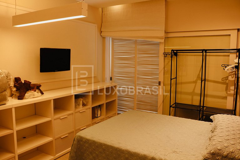 LB - RJ712 Casa de 5 Habitaciones en São Conrado con Vista a