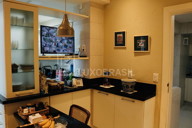 LB - RJ712 Casa de 5 Habitaciones en São Conrado con Vista a