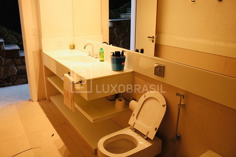 LB - RJ712 Casa de 5 Habitaciones en São Conrado con Vista a