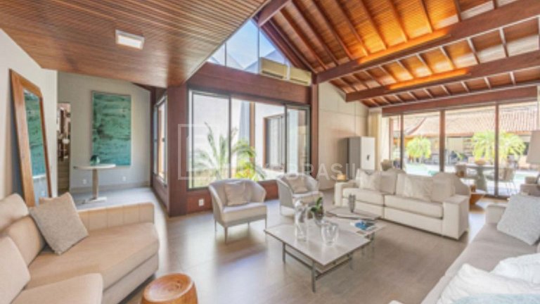 Mansão Casa Kobe à Venda | Luxo na Barra com 7 Suítes