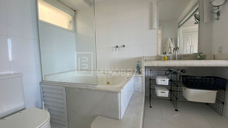 LB - RJ942 Oceanfront Apartment on Vieira Souto For Sale – I