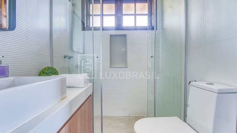 LB - CF03 Mansión con 6 Suites en el Condominio Moringa | Al