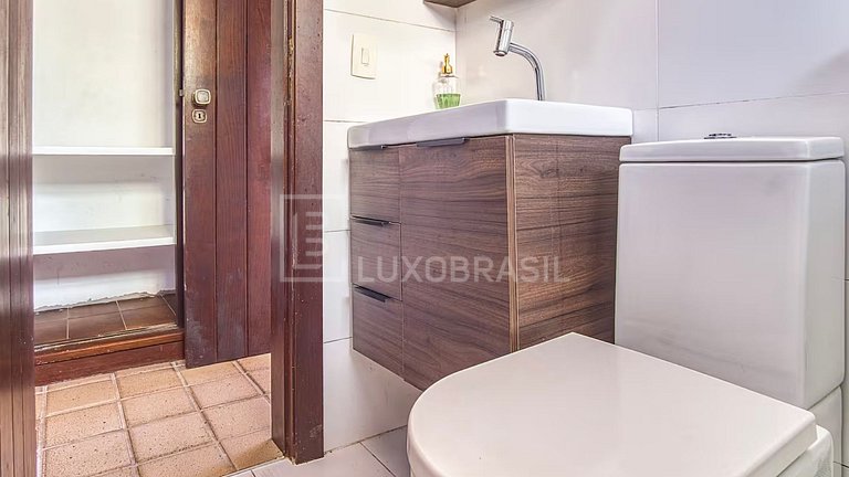 LB - CF03 Mansión con 6 Suites en el Condominio Moringa | Al