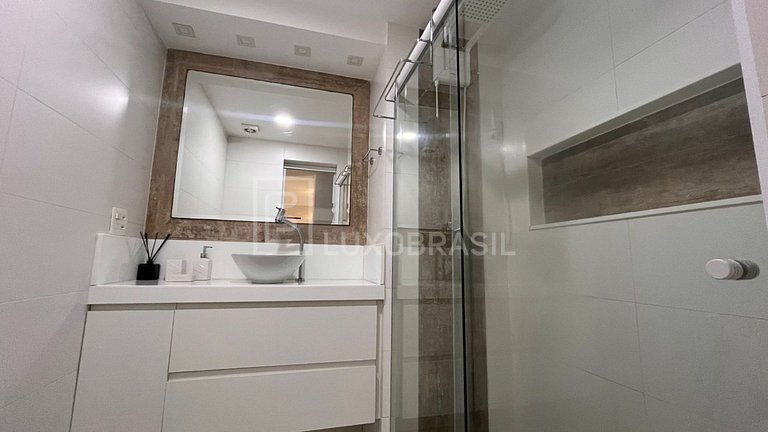 Apartamento 1 Quarto Barra Beach com Vista Lateral Mar