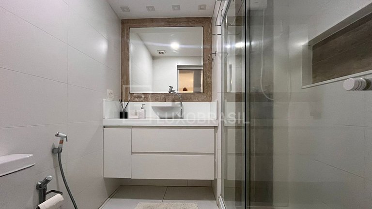 Apartamento 1 Quarto Barra Beach com Vista Lateral Mar