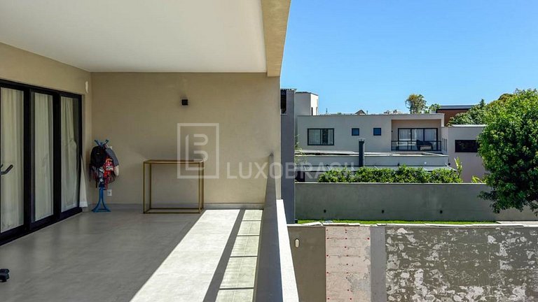 LB - RJ143 Casa con 4 Suites – Condominio Santa Lúcia, Barra