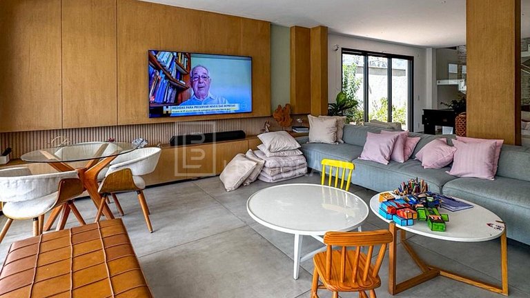 Casa 4 Suítes com Piscina no Santa Lúcia – Barra